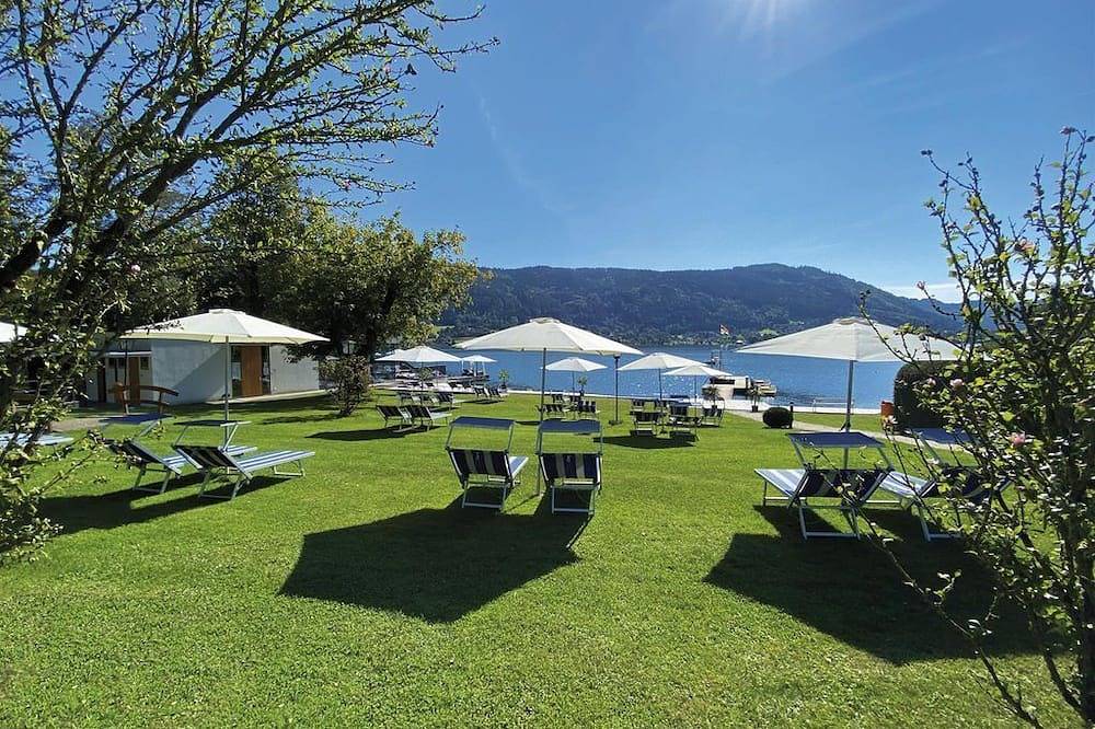 Ganze Wohnung, Familienzimmer Haupthaus oder Landhaus - Seehotel & Seecamping Hoffmann in Steindorf am Ossiacher See, Oberkärnten