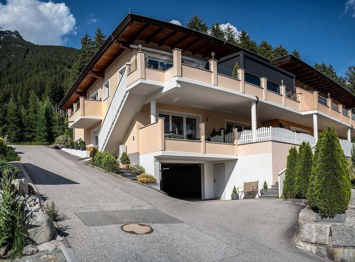 Entire holiday apartment, Apartment, shower and bath, toilet, facing the forest in Maurach, Eben am Achensee