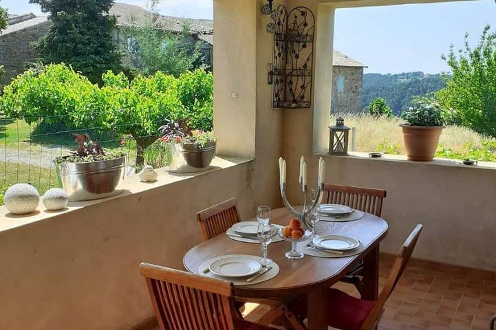 Location de vacances pour 6 personnes à Saint-Julien-du-Serre