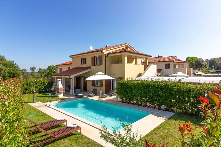 Villa für 10 Personen, mit Balkon und Terrasse sowie Garten und Kinderpool in Medulin - 4