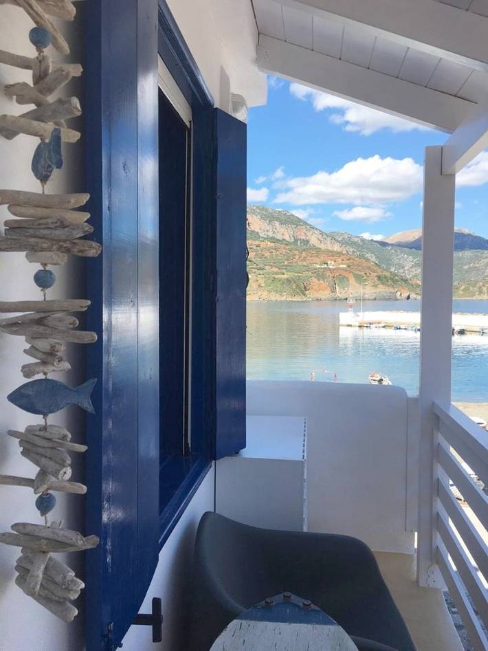 Gîte pour 4 personnes, avec terrasse et vue, animaux acceptés dans Velanidia