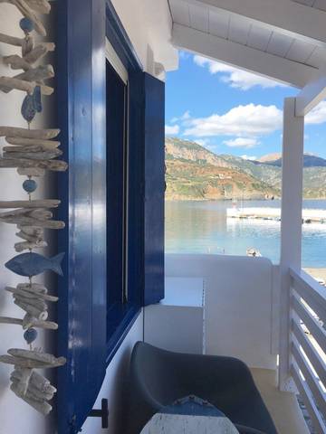 Gîte pour 4 personnes, avec terrasse et vue, animaux acceptés dans Velanidia