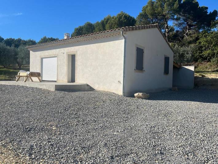 Location de vacances pour 6 personnes, avec piscine ainsi que vue et terrasse à Venterol - 3