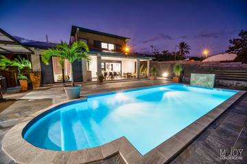 Gîte pour 8 personnes, avec piscine à L'Étang-Salé