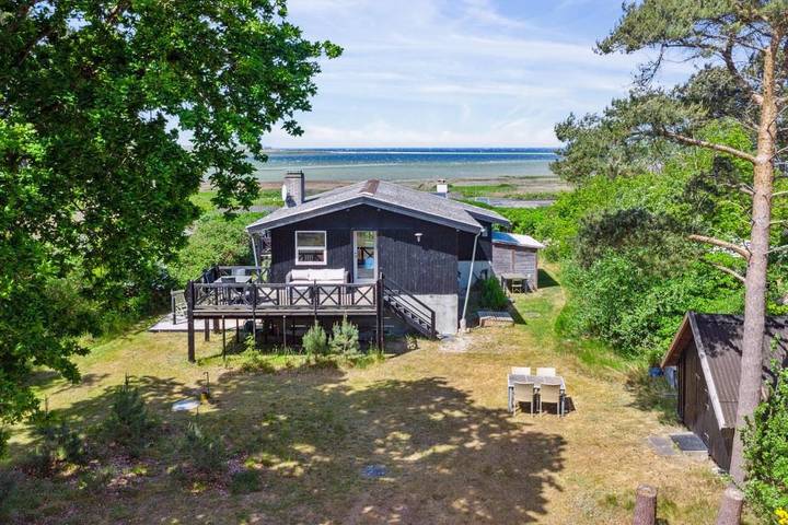 Renoveret sommerhus med panoramaudsigt over vandet på Fyns Hoved in Fyns Hoved, Martofte