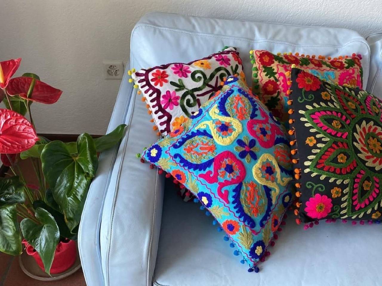 Ganze Wohnung, Wohnung mit blühender Terrasse, seenah in Minusio, Tessiner Alpen