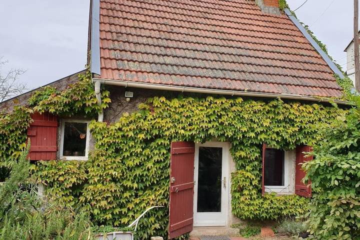 Gîte pour 4 personnes, avec jardin ainsi que terrasse et vue à Beaubery