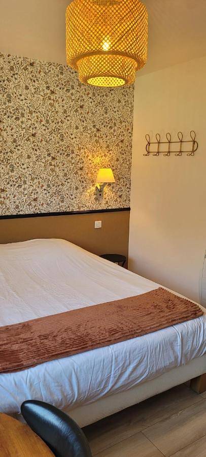 Location de vacances pour 3 personnes, avec jardin ainsi que vue et terrasse à Dun-sur-Meuse - 4