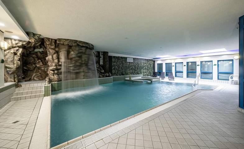Ferienwohnung für 4 Personen, mit Balkon und Whirlpool sowie Terrasse und Garten in Tanne - 2