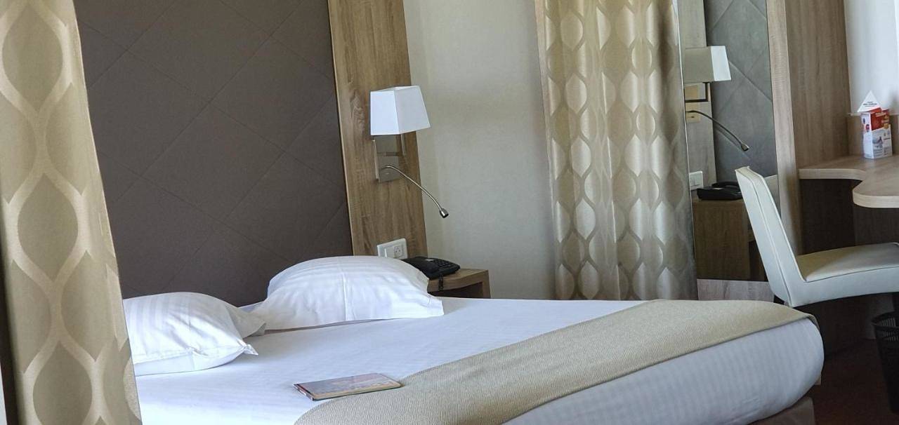 Hôtel Windsor Contact Hôtel in Plage Dieppe, Dieppe