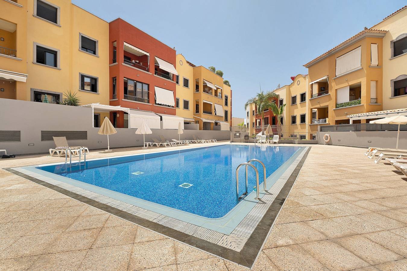 Ganze Wohnung, Ferienwohnung "Montenerife Adeje" mit Gemeinschaftspool und Wlan in La Postura, Adeje