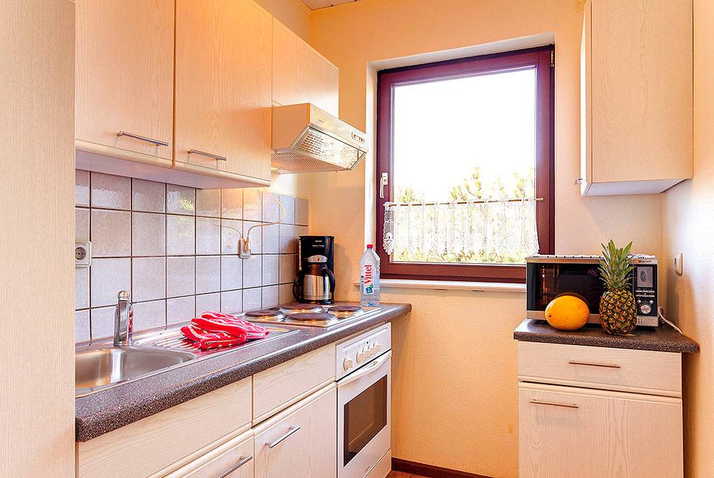 Holiday home for 4 people with garden in Hagen Auf Rügen, Lohme