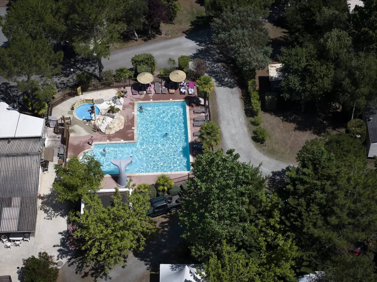 Zecamping 4* piscine chauffée toboggans chiens acceptés locatif Tv in Grayan-et-l'Hôpital, Région de Lesparre-Médoc