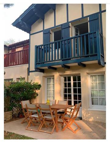 Gîte pour 5 personnes, avec balcon et jardin ainsi que vue et piscine dans Golf De Moliets Moliets Et Maa