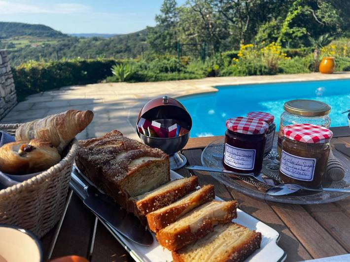 Location de vacances pour 2 personnes, avec piscine et vue ainsi que jardin et terrasse à Saint-Christol-de-Rodières - 3