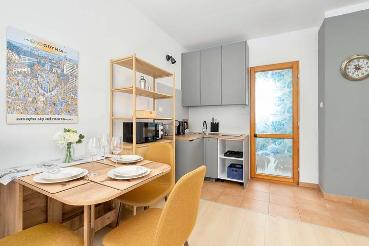 Apartamento vacacional entero, Cozy Studio | Place to Work | Close to Skm Station in Grabówek, Gdynia