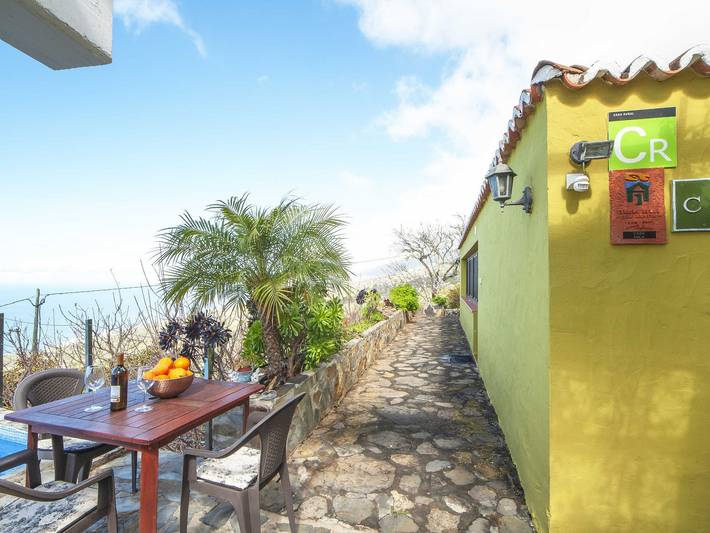 Ferienhaus für 4 Personen, mit Terrasse und Pool sowie Garten