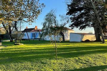 Location de vacances pour 8 personnes, avec terrasse et jardin à Beauvoir-sur-Mer