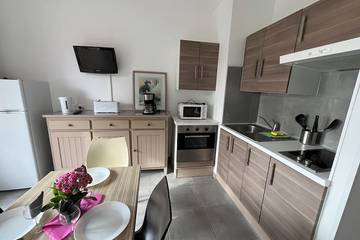 Gîte pour 4 personnes, avec balcon et jardin dans Plage de Lava