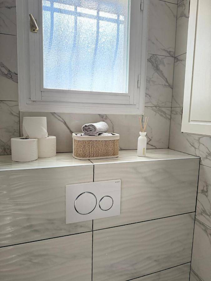 Location de vacances pour 20 personnes, avec vue ainsi que sauna et jardin, animaux acceptés à Hauteville-Lompnes - 2