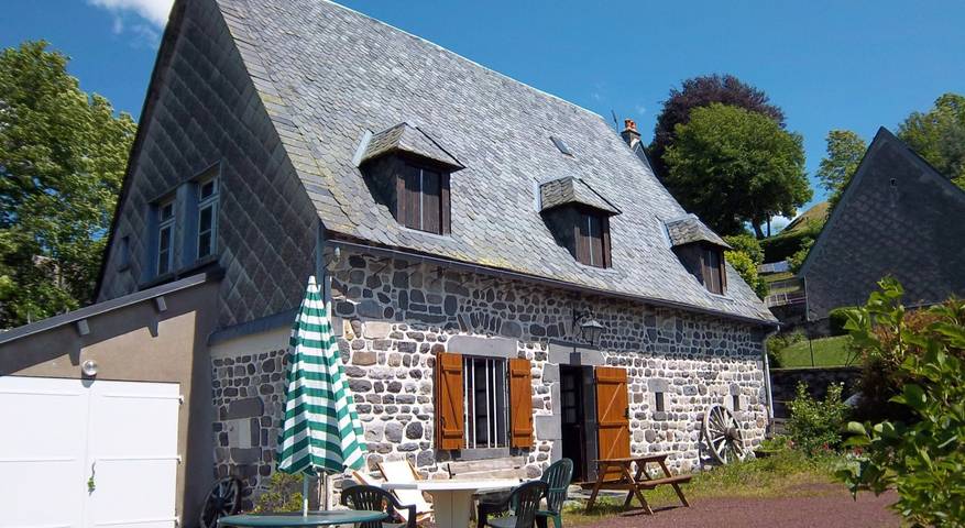 Gîte pour 6 personnes, avec piscine ainsi que terrasse et jardin, animaux acceptés