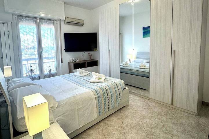 Holiday apartment for 6 people, with hot tub and balcony - 1