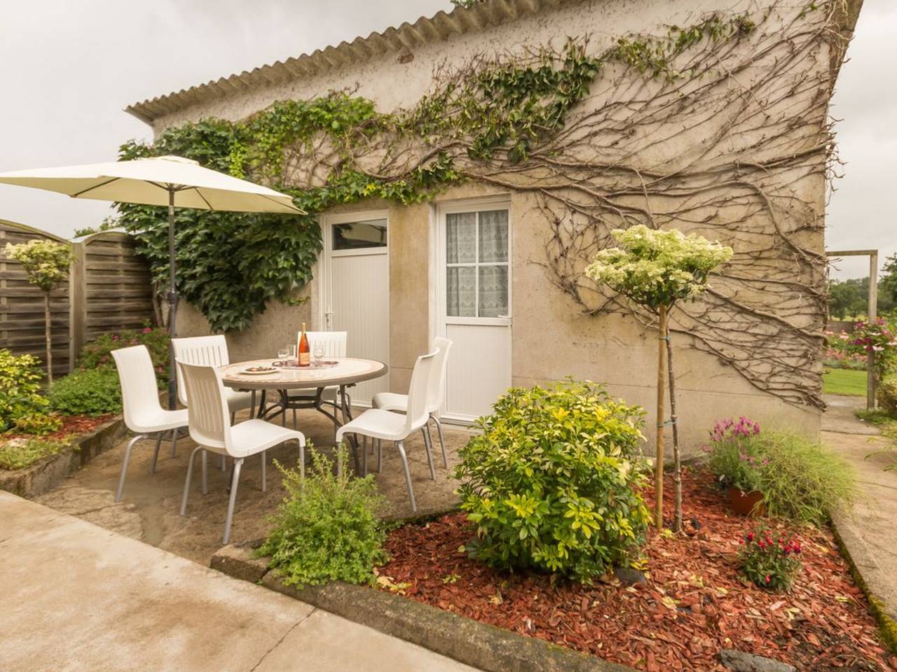 Gemütliches Ferienhaus mit Pool und Garten nähe Ancenis in Bonnœuvre, Loire-Tal