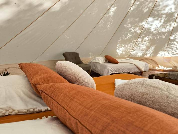 Tente pour 5 personnes, avec jardin et vue dans le Puy-de-Dôme - 4