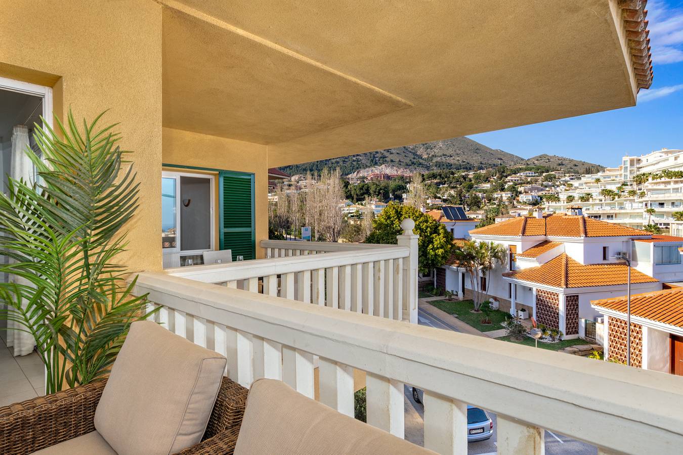 Entire apartment, Lovely seaview apartment by Costarentals - Ref 106 in La Capellania, Fuengirola