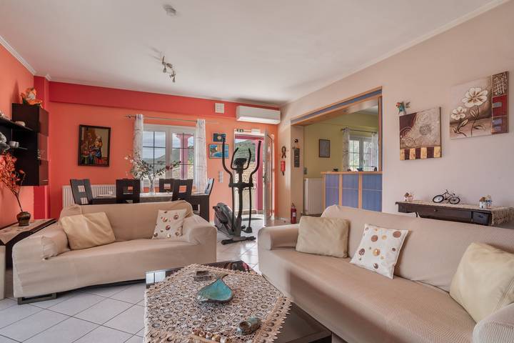 Entire apartment, Apartment 'Zois' with Private Terrace, Wi-Fi and Air Conditioning in Syvros, Lefkas, Greece