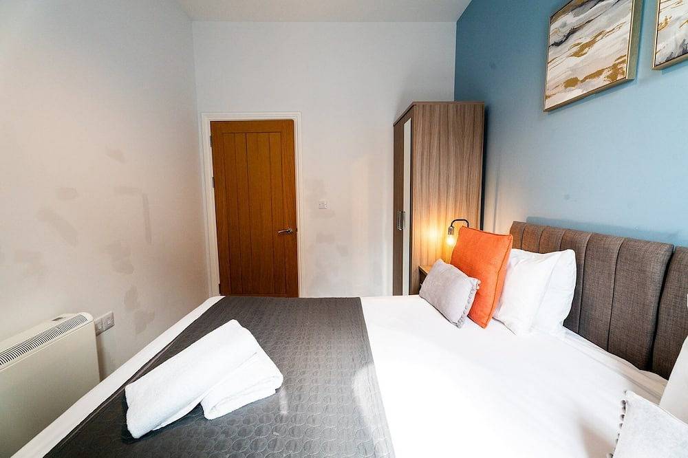 Entire apartment, Cohost Partners ✨ Converted Chapel Retreat in Swansea, Swansea region