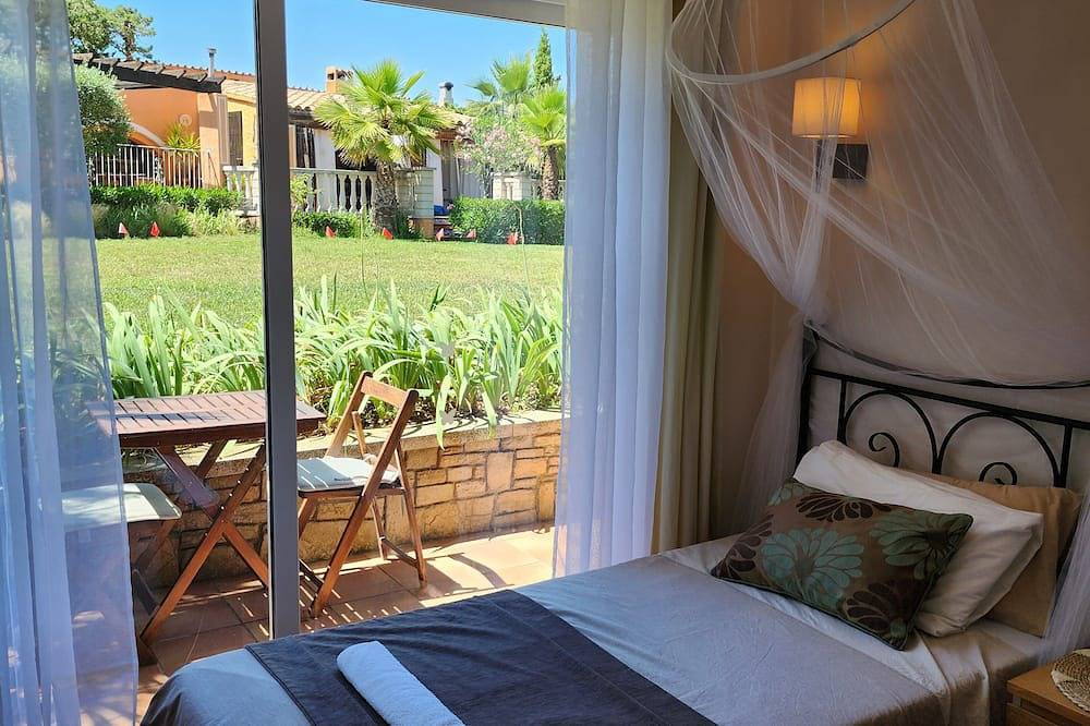 Hermosa villa de 7 dormitorios en Barcelona, cancha de tenis, piscina y casa Bq in Torrellas de Foix, Interior de Barcelona
