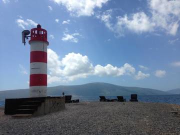 Gîte pour 2 personnes, avec terrasse et jardin dans Tivat