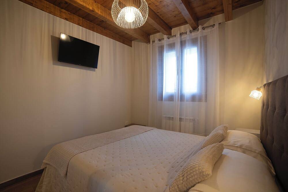 Entire apartment, Apartment in the Picos de Europa, Asturias. Natural Paradise. in Onís, Asturias Province