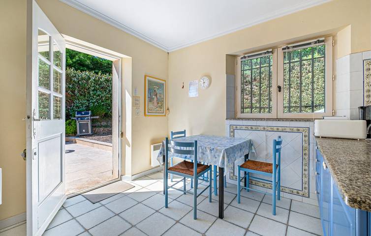 Apartment mit Meerblick, Pool, Terrasse & WiFi, 700m zum Strand in Saint-Aygulf, Frejus