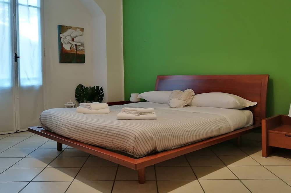 Entire apartment, Lovely Apartment For 2 In Downtown in Como, Lake Como