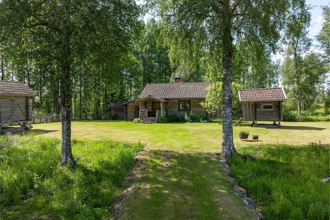 Historische, netzunabhängige Almhütte am Romboleden in Leksand, Dalarna