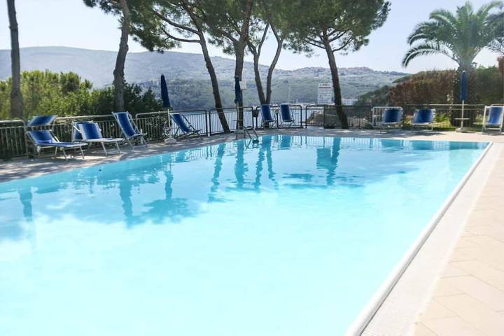 Ferienwohnung für 4 Personen, mit Terrasse und Pool in Porto Azzurro - 4