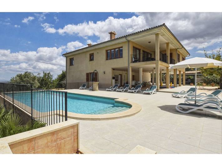 House in Majorca with Pool and Mountain Views in Moscari, Selva