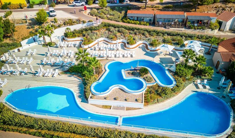 Camping für 4 Personen, mit Terrasse und Kinderpool sowie Pool in Dalmatien