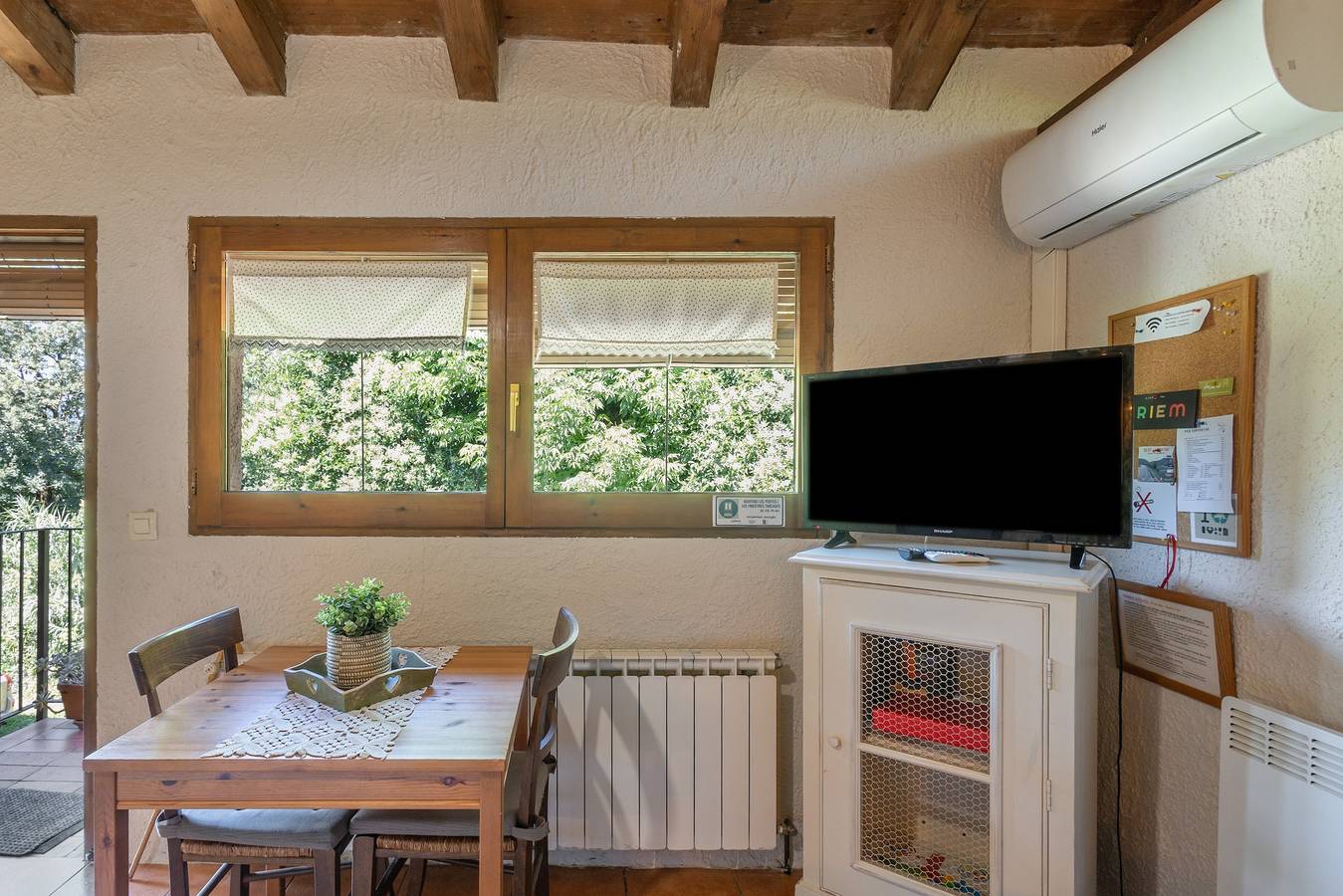 Cabana de Mas Violella – Charmante Unterkunft mit Ausblick, viel Licht, Klimaanlage & Wlan in Sant Joan les Fonts, Naturpark Zona Volcànica de la Garrotxa