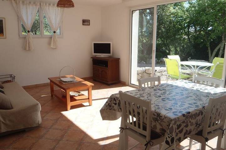 Gîte pour 4 personnes, avec jardin à Labeaume - 3