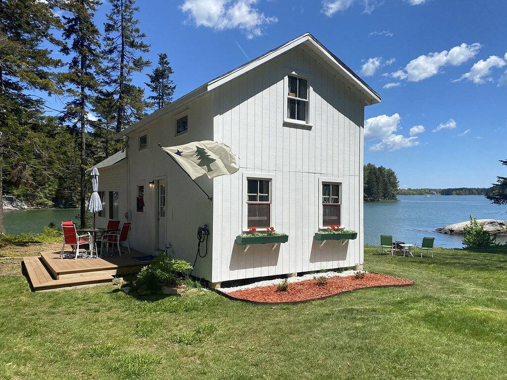 Cove Cottage: In ruhiger Lage zwischen den Kiefern des ruhigen Seavey Cove Eingebettet in Knox County (Maine)