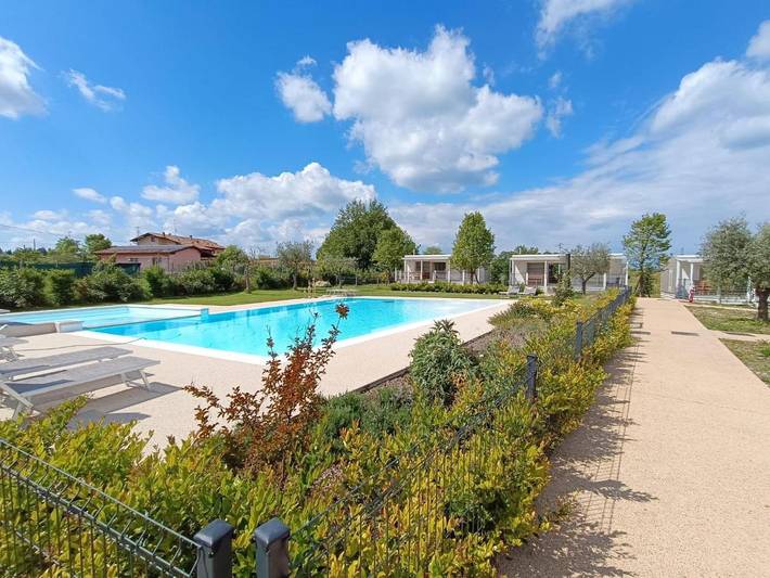 Camping für 4 Personen, mit Pool und Garten sowie Ausblick in Peschiera del Garda - 2