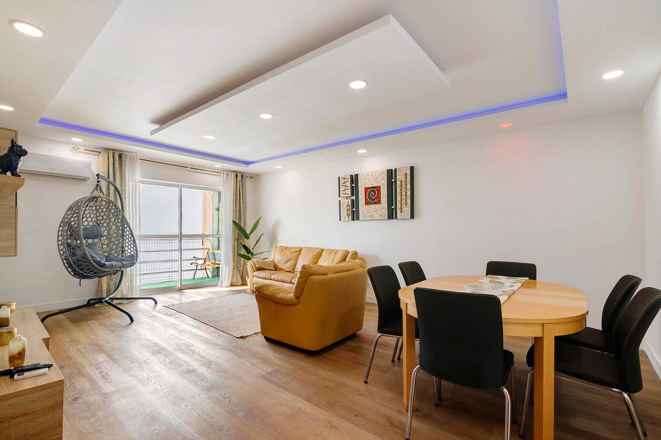 Apartamento entero, Apartamento 'Churrasco e Praia – a 200m' con Balcón, Wi-Fi y Aire Acondicionado in Armação de Pêra (costa), Distrito de Faro