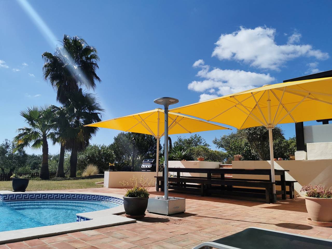 Villa Laguna – Charming Villa with Private Pool, Terraces & Wi-Fi in Moncarapacho, Parque Natural da Ria Formosa