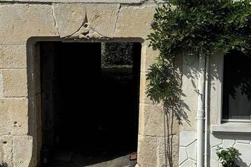 Location de vacances pour 2 personnes, avec jardin à Nanteuil-en-Vallée