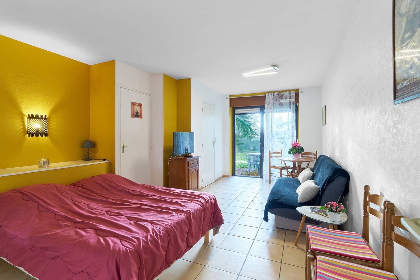 Studio entier, Studio « Gîte Paisible à Sarlat-la-Canéda » avec terrasse privée, parking et climatisation in Sarlat-la-Canéda, Périgord Noir