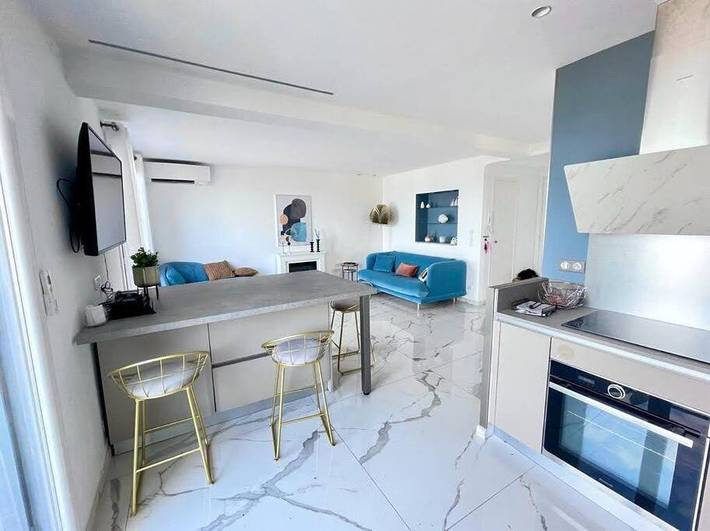 Gîte pour 4 personnes, avec terrasse et vue dans Plage Carras Nice