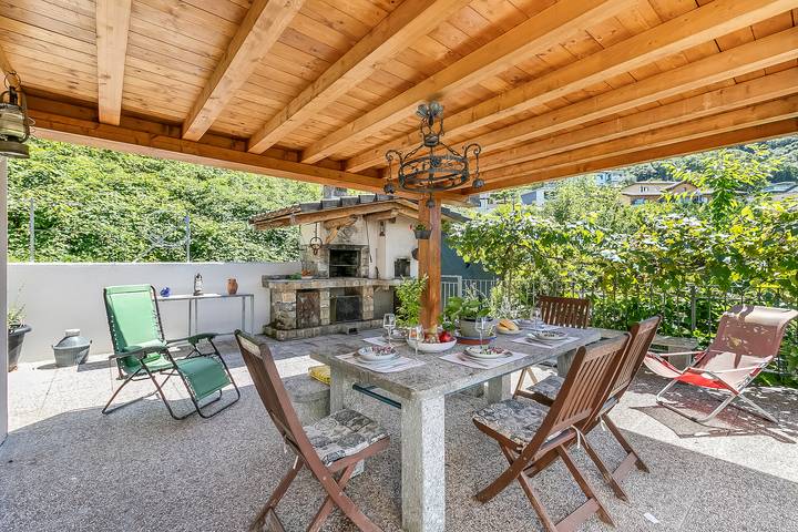 Ferienwohnung für 4 Personen, mit Terrasse und Seeblick, kinderfreundlich in Gambarogno - 2